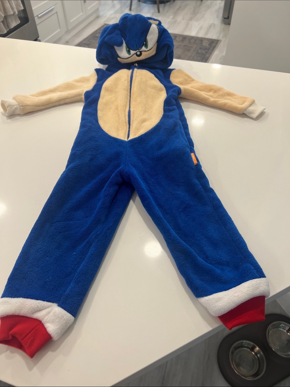 Sonic the hedgehog suit / costume